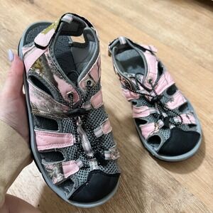 Itasca‎ | Women's Pink Green Camo Closed Toe Sport Bungee Strap Sandals, Size 5